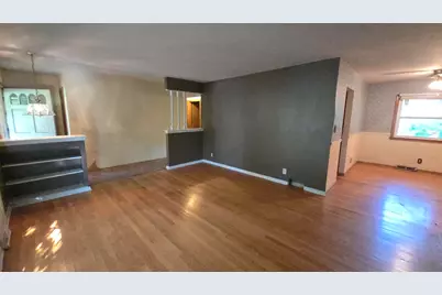 21670  Clarion Ln, Brookfield, WI 53186 - Photo 4