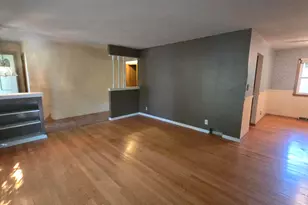 21670 Clarion Ln, Brookfield, WI 53186 - Photo 4