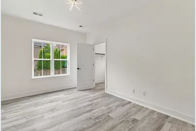 226 E Brown St, Milwaukee, WI 53212 - Photo 16