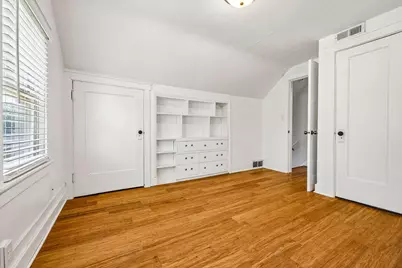 524 S Oak Park Ct, Milwaukee, WI 53214 - Photo 20
