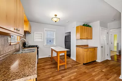 524 S Oak Park Ct, Milwaukee, WI 53214 - Photo 16