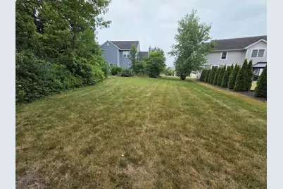 4848 W Woodland Dr, Franklin, WI 53132 - Photo 4