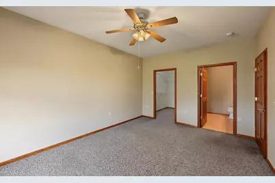 N55W17156  Ravenwood Dr #19156, Menomonee Falls, WI 53051 - Photo 24