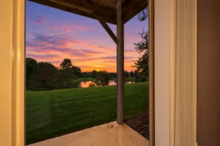 N55W17156 Ravenwood Dr, Menomonee Falls, WI 53051 - Photo 12