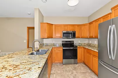 N55W17156  Ravenwood Dr #19156, Menomonee Falls, WI 53051 - Photo 14