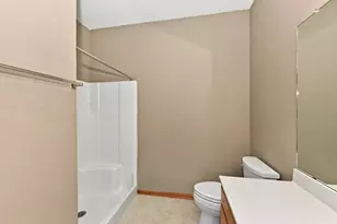 N55W17156 Ravenwood Dr, Menomonee Falls, WI 53051 - Photo 28