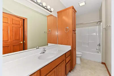 N55W17156  Ravenwood Dr #19156, Menomonee Falls, WI 53051 - Photo 32