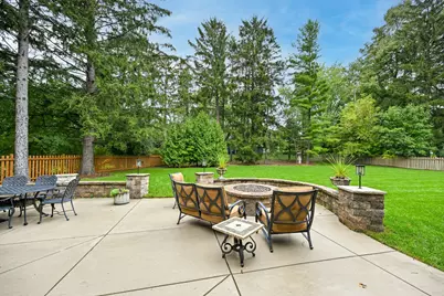 9506 N Wakefield Ct, Bayside, WI 53217 - Photo 32