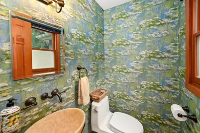 9506 N Wakefield Ct, Bayside, WI 53217 - Photo 16