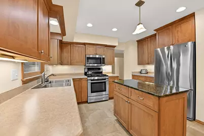 2120  Elm Tree Rd, Elm Grove, WI 53122 - Photo 12