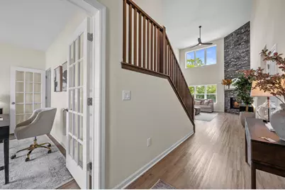 923  Kohlwey Dr, Grafton, WI 53024 - Photo 2