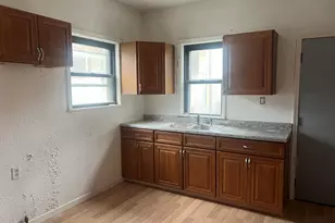 1023 W Greenfield Ave, Milwaukee, WI 53204 - Photo 6