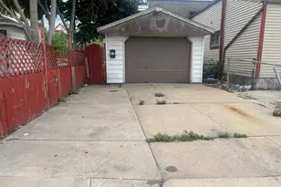 1023 W Greenfield Ave, Milwaukee, WI 53204 - Photo 2