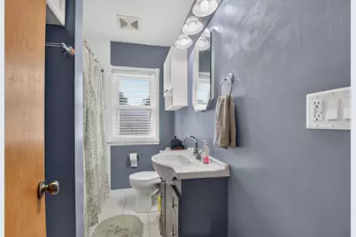 2021  79th St, Kenosha, WI 53143 - Photo 8