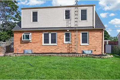 2021  79th St, Kenosha, WI 53143 - Photo 36