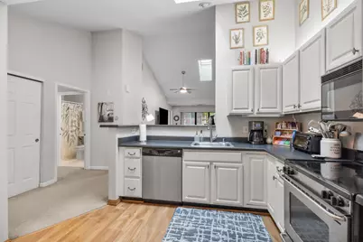 500 W Bender Rd #13, Glendale, WI 53217 - Photo 10