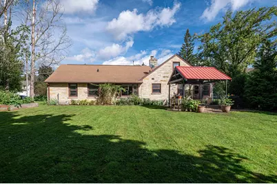 N90W16555  Roosevelt Dr, Menomonee Falls, WI 53051 - Photo 2