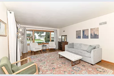 N90W16555  Roosevelt Dr, Menomonee Falls, WI 53051 - Photo 6