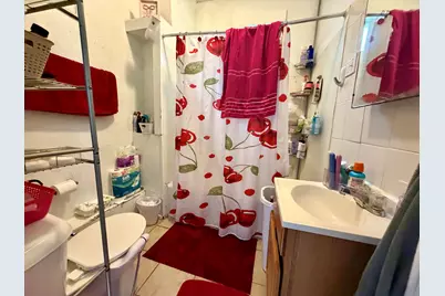 2451 S 11th St, Milwaukee, WI 53215 - Photo 12
