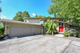 9484 N Fairway Dr, Bayside, WI 53217 - Photo 38