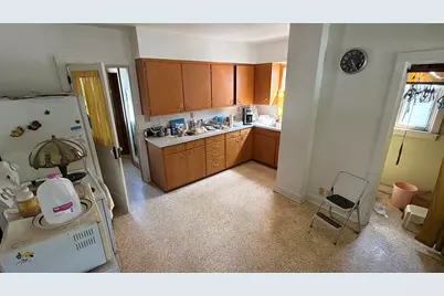 1437  Hawthorne Ave, Two Rivers, WI 54241 - Photo 4