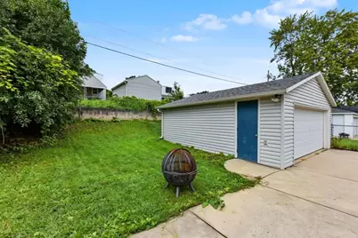 8048 W Herbert Ave, Milwaukee, WI 53218 - Photo 24
