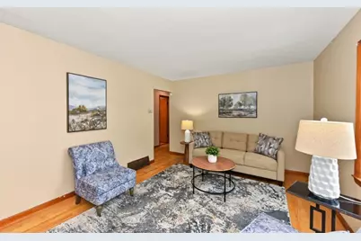 8048 W Herbert Ave, Milwaukee, WI 53218 - Photo 6