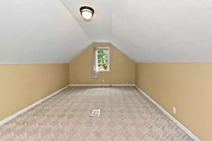 8048 W Herbert Ave, Milwaukee, WI 53218 - Photo 16