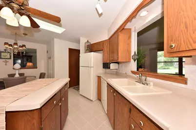 5944 S 35th St, Greenfield, WI 53221 - Photo 14