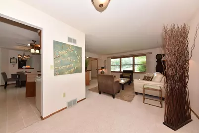 5944 S 35th St, Greenfield, WI 53221 - Photo 10