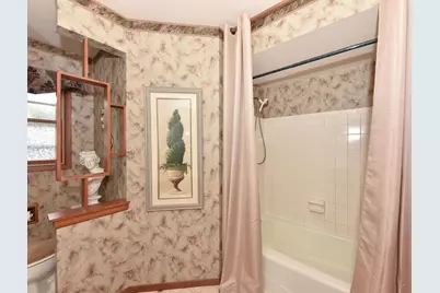 5944 S 35th St, Greenfield, WI 53221 - Photo 24
