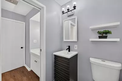 8254 W Daphne St, Milwaukee, WI 53223 - Photo 14