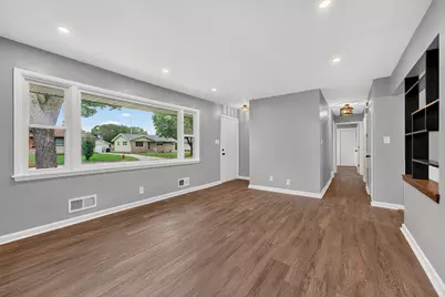 8254 W Daphne St, Milwaukee, WI 53223 - Photo 16