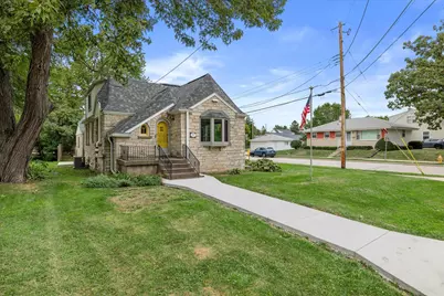 2000  Summit Ave, Waukesha, WI 53188 - Photo 28