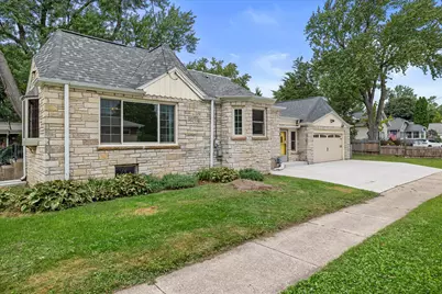 2000  Summit Ave, Waukesha, WI 53188 - Photo 4