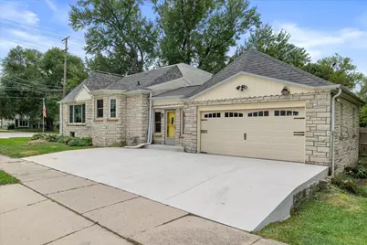 2000  Summit Ave, Waukesha, WI 53188 - Photo 6