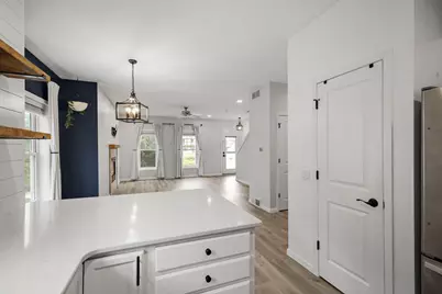 3929  Maple Grove Dr, Madison, WI 53719 - Photo 10