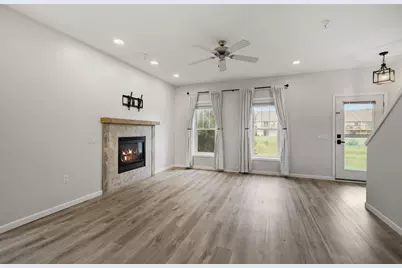 3929  Maple Grove Dr, Madison, WI 53719 - Photo 12