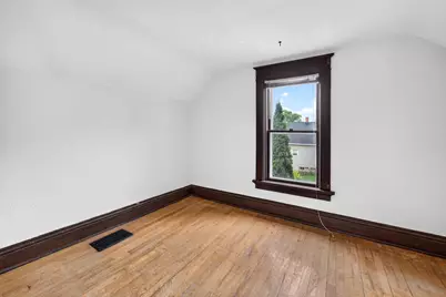 5053 N 126th St, Butler, WI 53007 - Photo 6