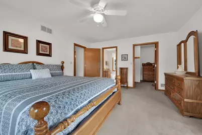7941 S Cecily Dr, Oak Creek, WI 53154 - Photo 16
