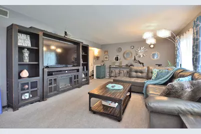 1190  Pilgrim Pkwy, Elm Grove, WI 53122 - Photo 2