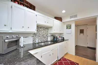 1190  Pilgrim Pkwy, Elm Grove, WI 53122 - Photo 20