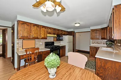 W188N9690  Orchard Dr, Germantown, WI 53022 - Photo 14