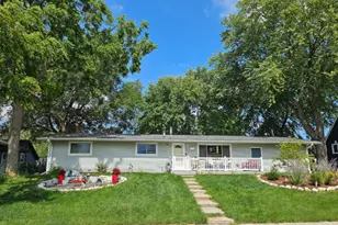1224 Mackinac Ave, South Milwaukee, WI 53172 - Photo 1