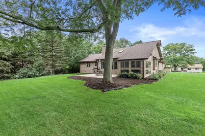 N104W16845  Thornapple Row, Germantown, WI 53022 - Photo 32