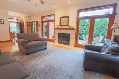 212  Thorngate Ct #8, Burlington, WI 53105 - Photo 8