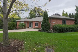 212 Thorngate Ct, Burlington, WI 53105 - Photo 1