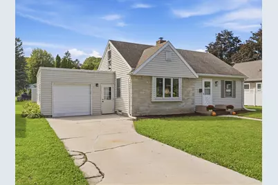 527  Schwartz St, Plymouth, WI 53073 - Photo 2