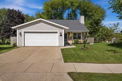 1566  Briarwood Ln, Hartford, WI 53027 - Photo 32