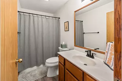 1566  Briarwood Ln, Hartford, WI 53027 - Photo 20